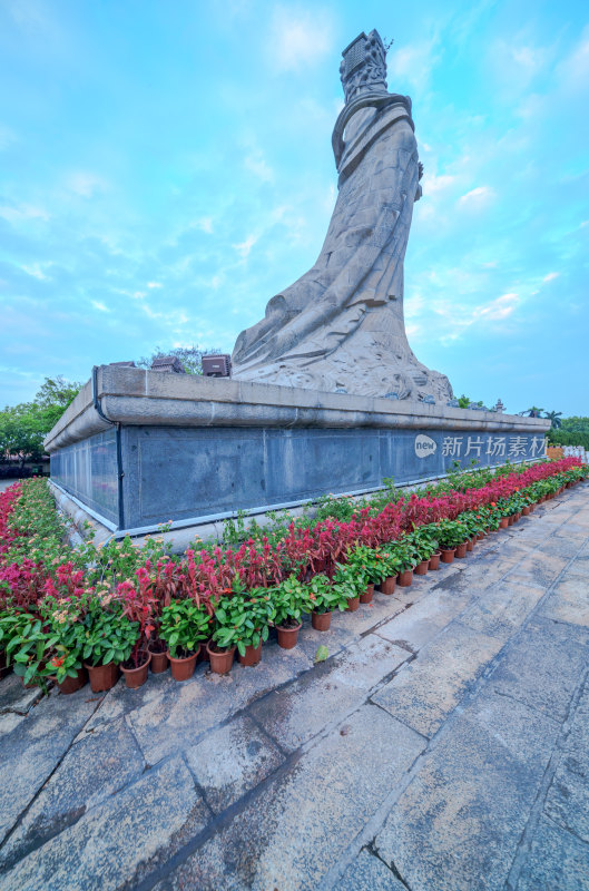 广州南沙天后宫景区广场天后圣像雕塑