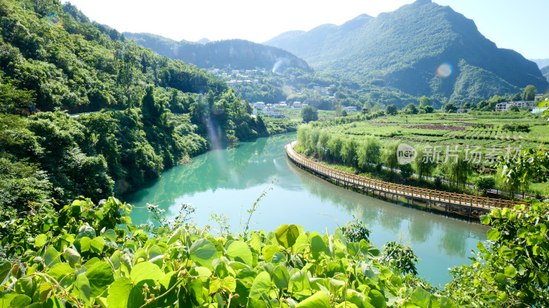 大山河流溪水水流