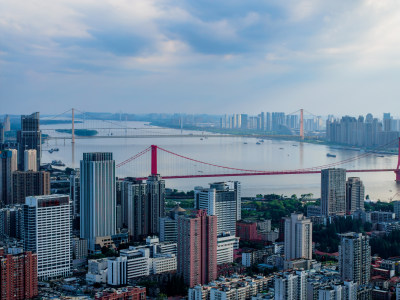 航拍夏天武汉城市天际线与长江风光