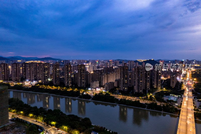 宜宾城市夜幕降临夜景灯光航拍图