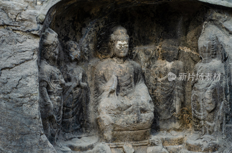 中国河南省洛阳市龙门石窟景区石壁上的佛像