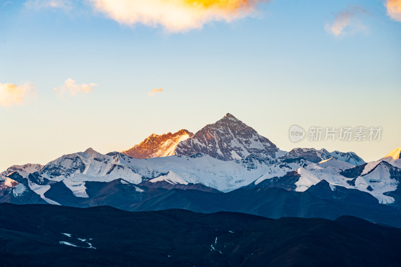 珠峰日照金山