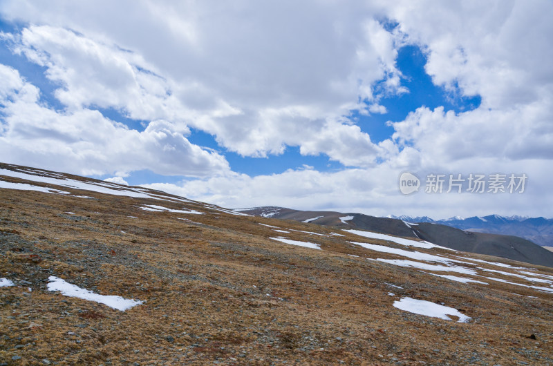 新疆克州慕士塔格峰山脉高山雪景自然风光