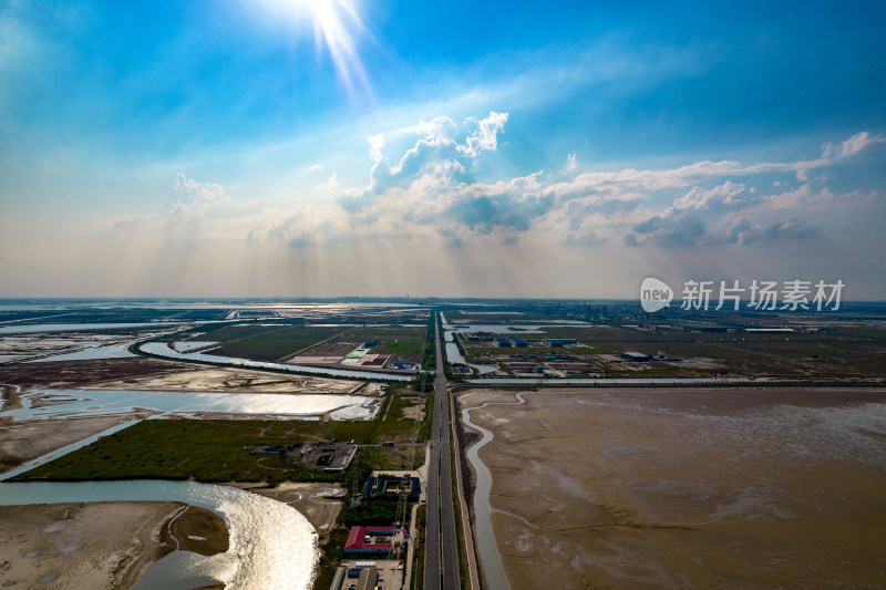 自然风光耶稣光蓝天白云风景航拍摄影图