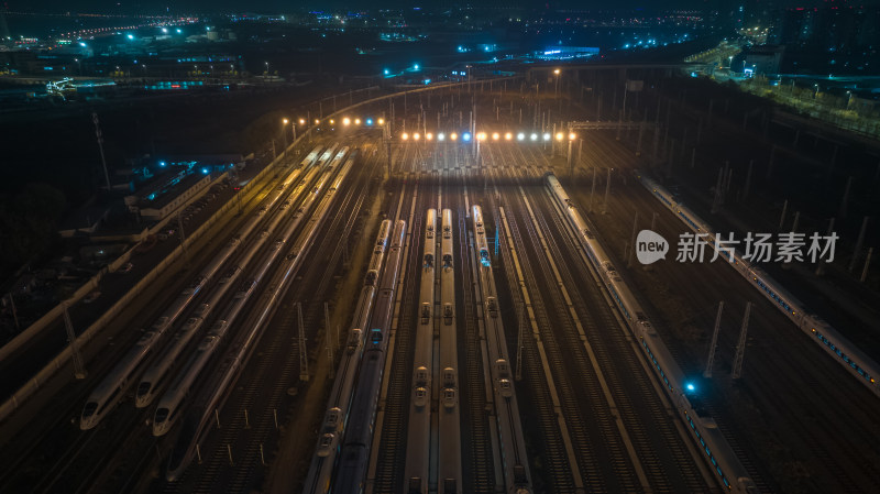 航拍视角高铁夜景