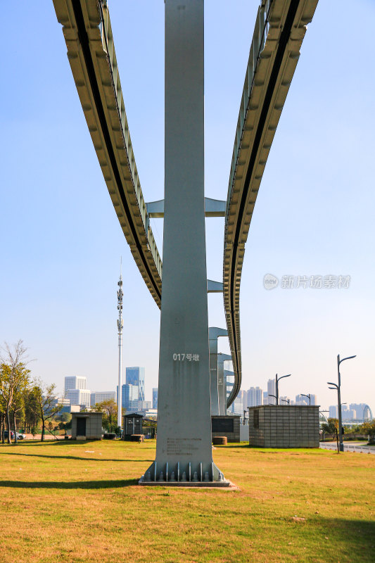 武汉光谷空轨光子号有轨电车空中轨道