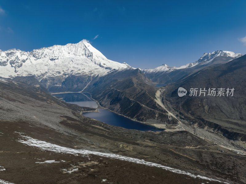 西藏山南洛扎秘境库拉岗日白马林措航拍