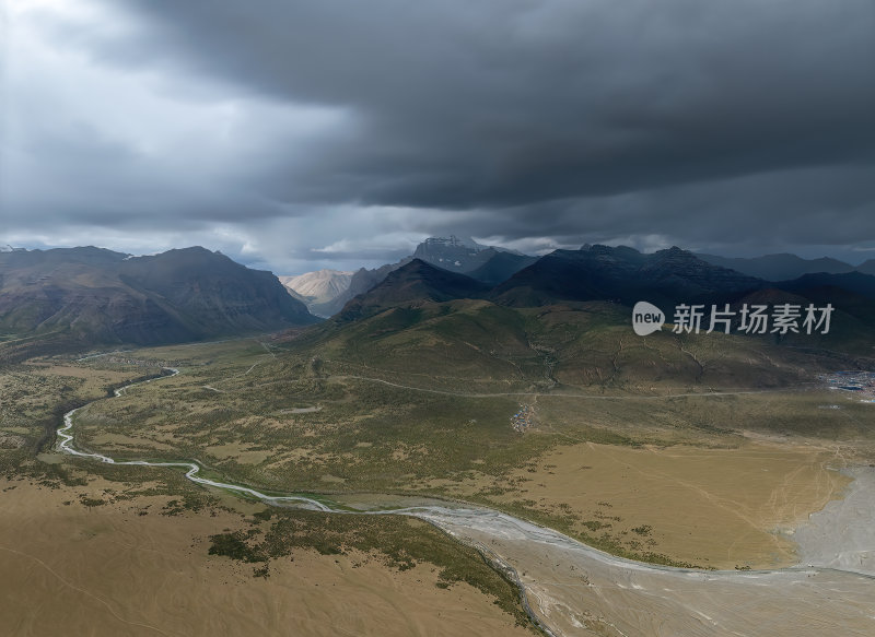 西藏阿里地区冈仁波齐神山雪山高空航拍