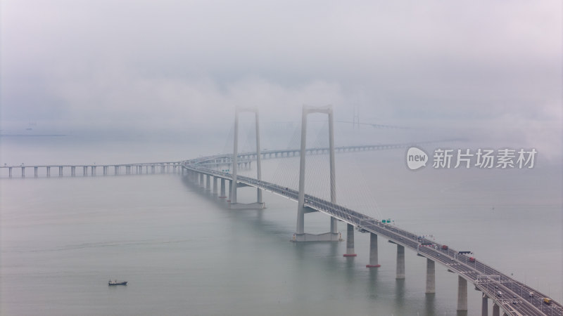 低空平流雾下的深中通道