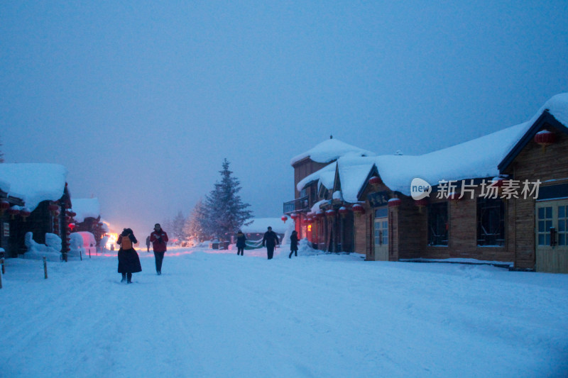 冬天清晨哈尔滨雪乡美丽风光