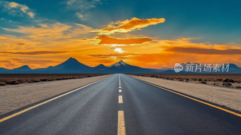 美丽的太阳升起天空有沥青高速公路旅行风景