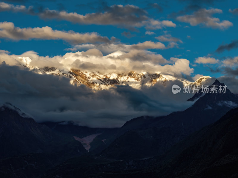 西藏林芝索松村南迦巴瓦峰雪山航拍