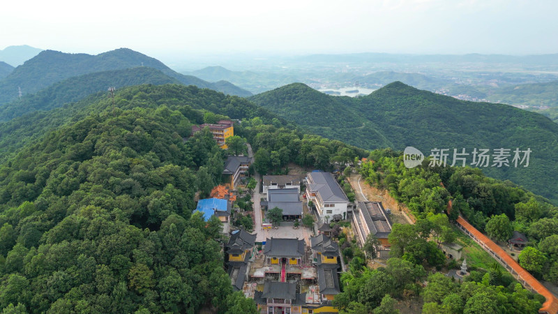 航拍湖北黄石东方山风景区弘化禅寺