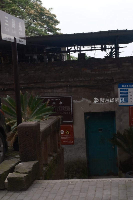老旧街巷角落场景