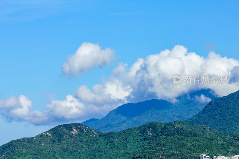 深圳较场尾青山白云自然景观