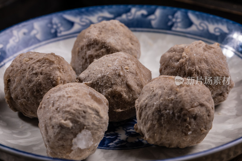 火锅烫菜牛肉丸美食