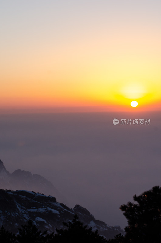 安徽黄山日出云海风光