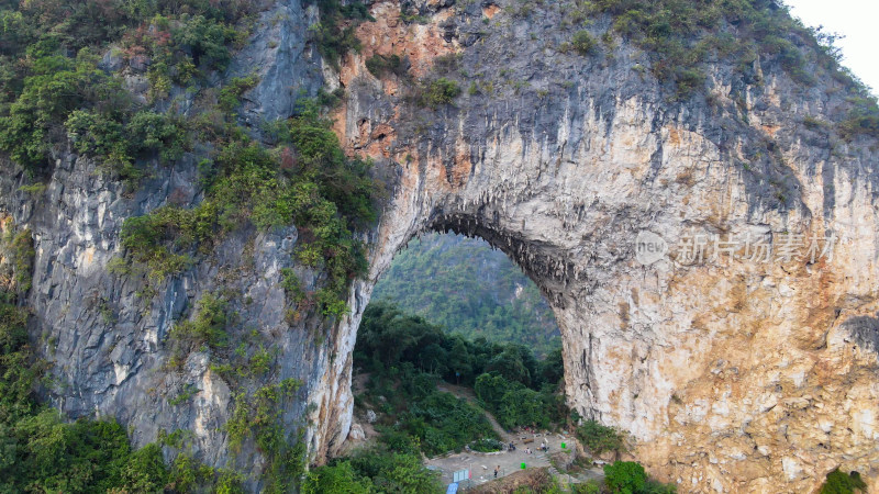 广西桂林月亮山航拍图