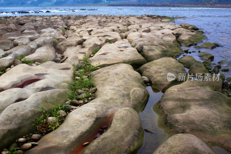 岩石河流喀斯特风景背景自然户外