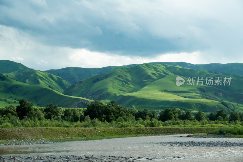 新疆伊犁，那拉提草原风光