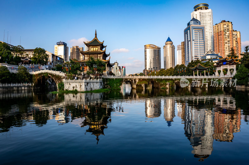 贵州贵阳文昌阁甲秀楼南明河倒影景观