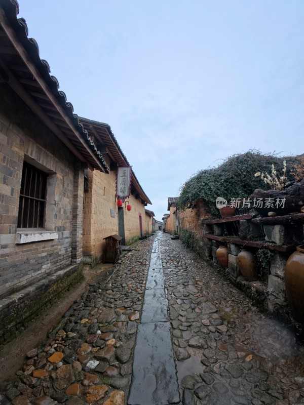 雨中竹桥古村