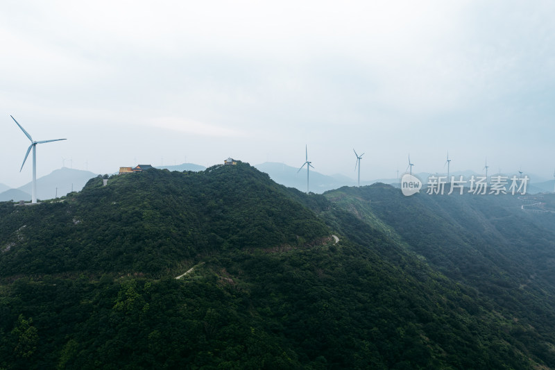 航拍浙江岱山岛凉峙渔村山上的风力电机