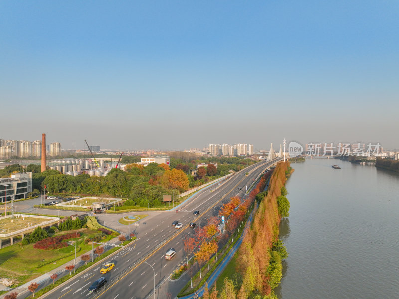 航拍昆山秋冬道路风光大景