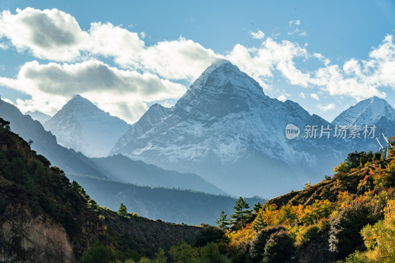 318川藏线川西甘孜高海拔草原雪山自然风光