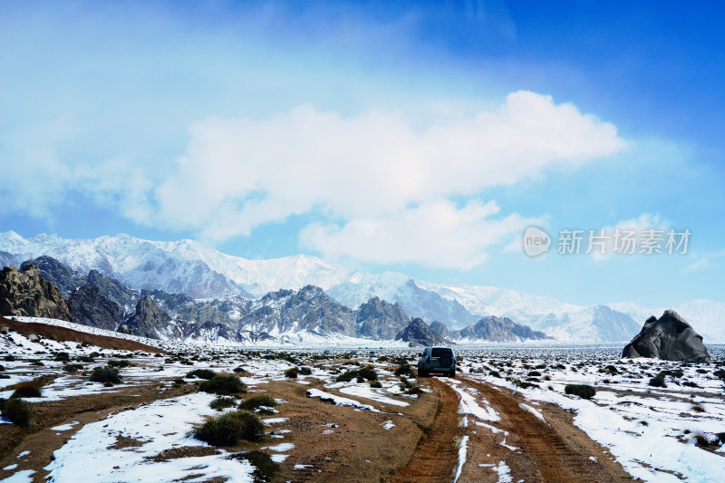 阿尔金山的道路