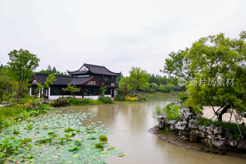 梅雨季节的苏州昆山亭林园