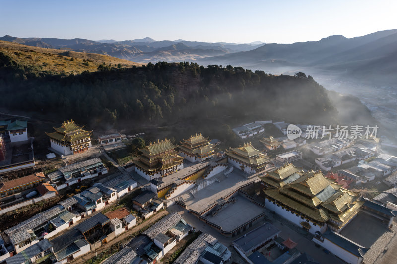 甘肃甘南郎木寺藏地山景全景清晨航拍