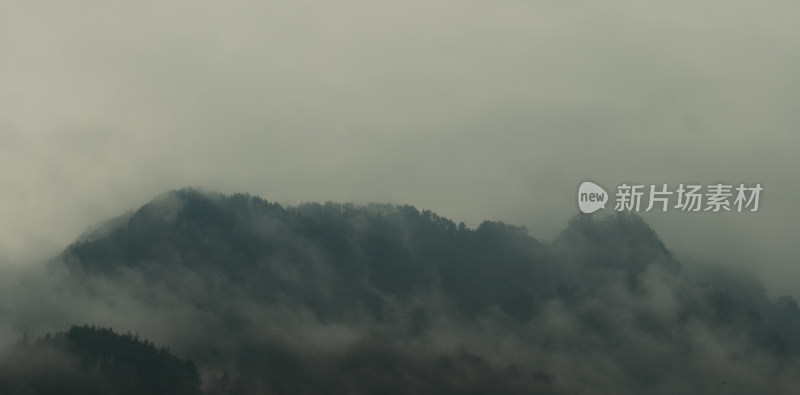 水墨齐云山