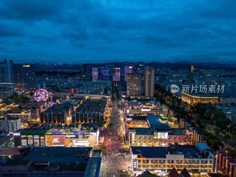 深圳龙华大浪商业中心夜景航拍图