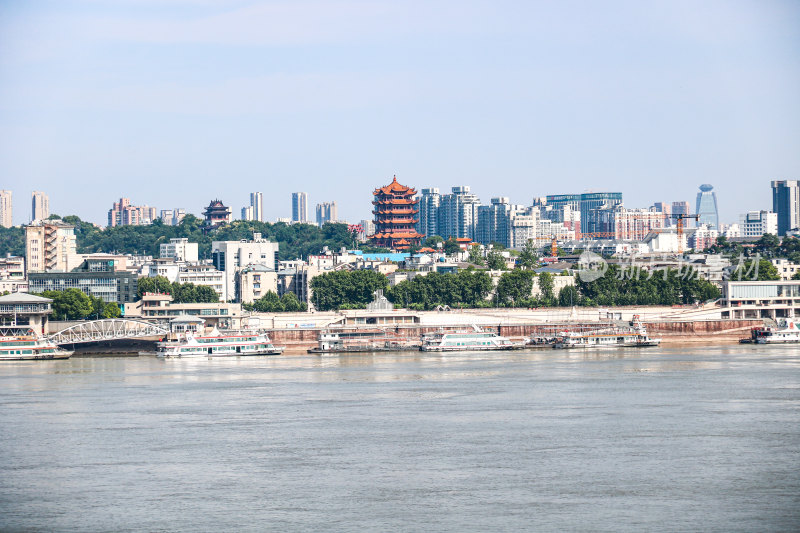 湖北武汉长江江滩沿线风景