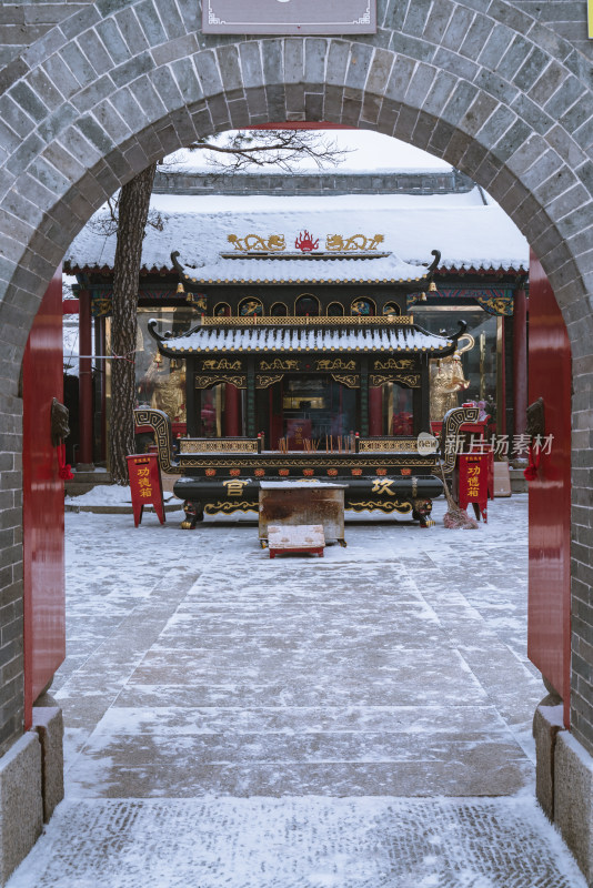 雪后的寺庙