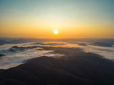 云海和日出