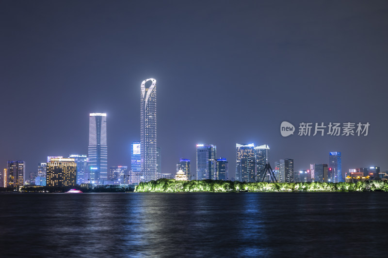 苏州国际金融中心建筑夜景