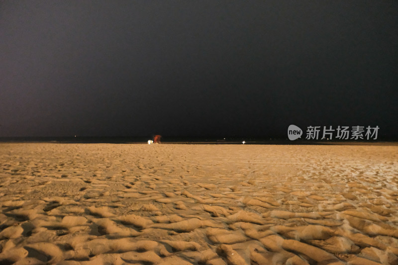 夜晚户外橙色遮光布装置特写