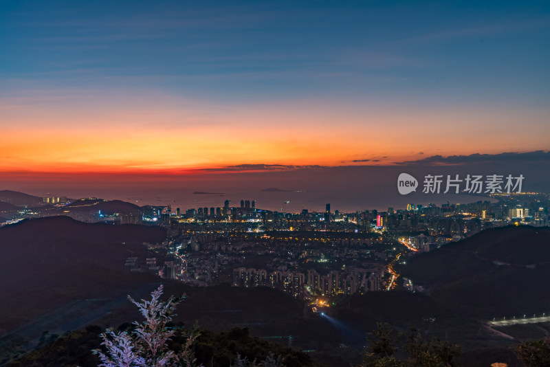 三亚湾夜景全景图