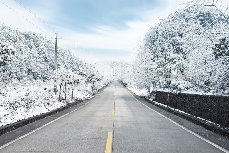 冬季公路雪景