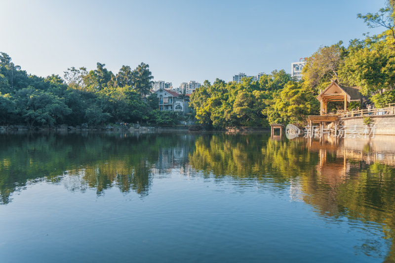 广西柳州箭盘山奇石园水潭水景