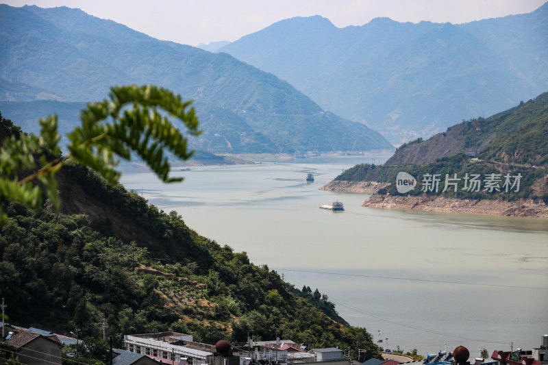 长江三峡江面，西陵峡，兵书宝剑峡绝美风光