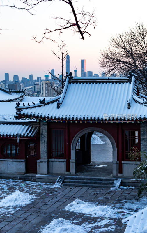 济南千佛山雪景