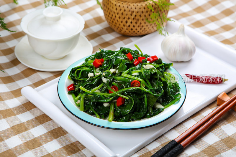 鲜香诱人炒菠菜