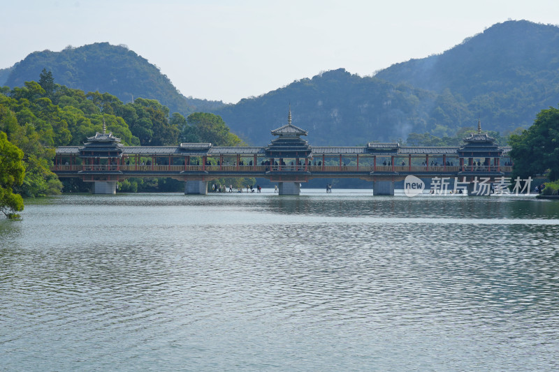 柳州龙潭公园，镜湖与风雨桥