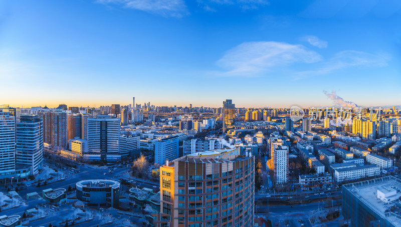 北京城市天际线日出全景图