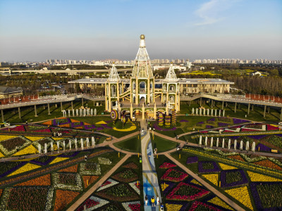 造型独特的花园建筑鸟瞰全景