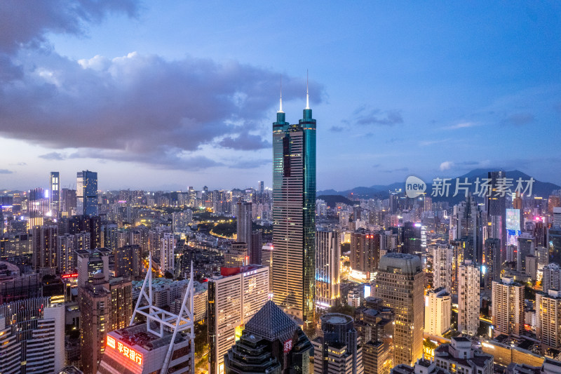 深圳罗湖区地王大厦夜景