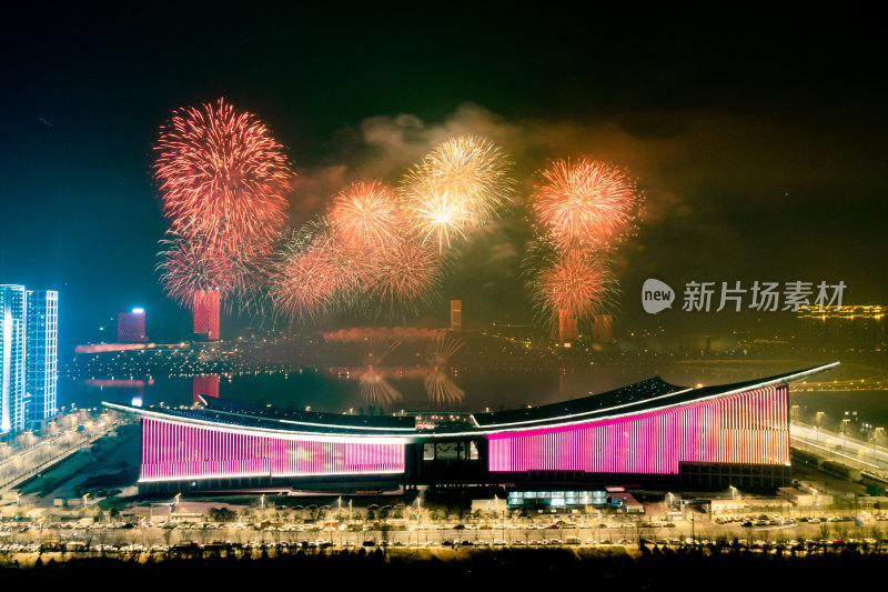 2023年西安浐灞奥体中心元宵节烟花